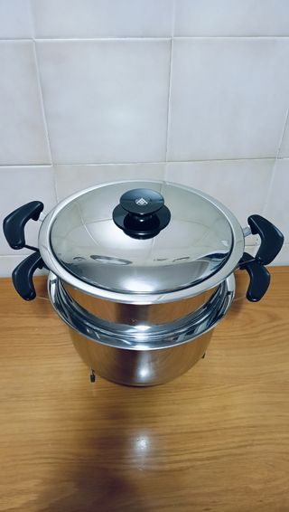 Olla AMC y Vaporera grande COMO NUEVA 