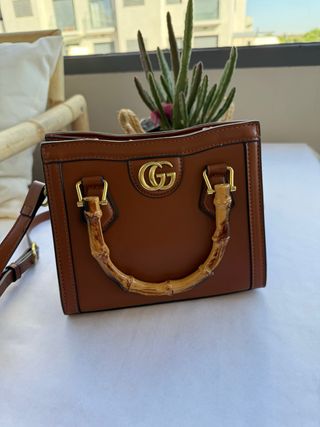 Bolso de mano Gucci marrón con asa bambú