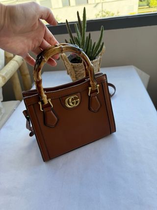 Bolso de mano Gucci marrón con asa bambú
