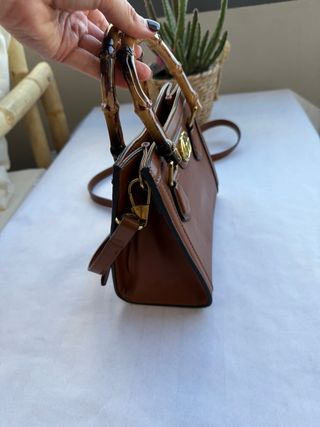 Bolso de mano Gucci marrón con asa bambú