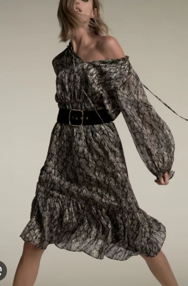 Vestido Zara estampado serpiente con cinturón