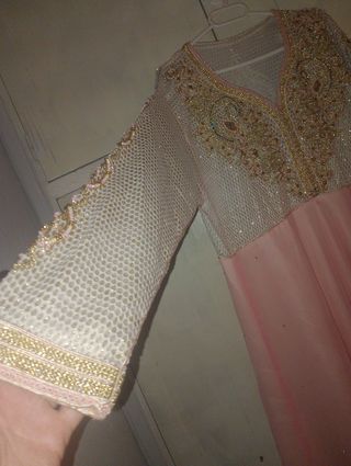 Vestido de fiesta largo adornado