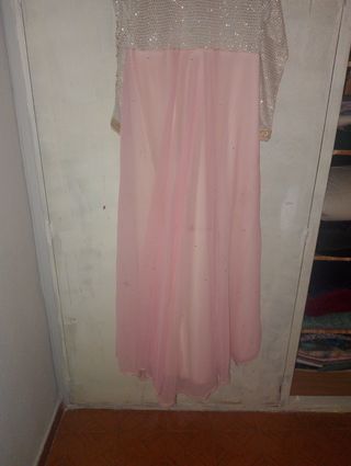 Vestido de fiesta largo adornado