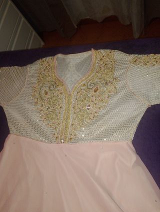 Vestido de fiesta largo adornado