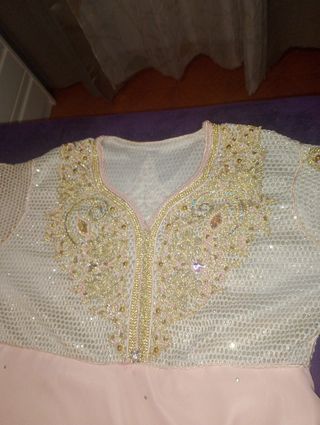 Vestido de fiesta largo adornado