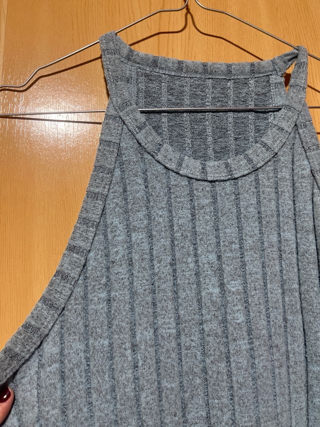 Vestido ajustado gris