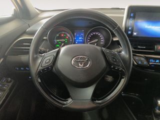 Toyota C-HR Hybrid Style Plus