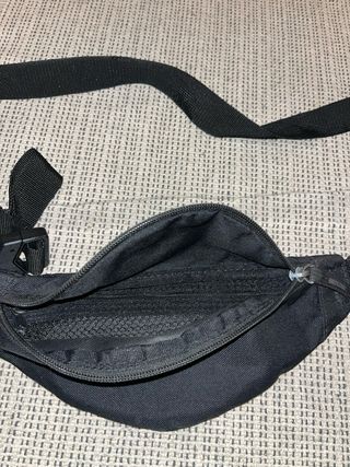 Riñonera Nike Negra