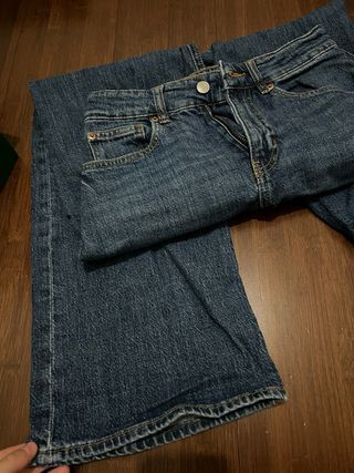 Pantalón vaquero ancho H&M azul marino. 
t