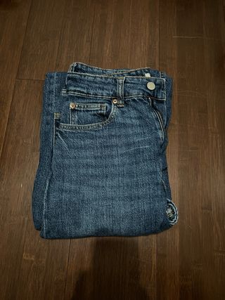 Pantalón vaquero ancho H&M azul marino. 
t