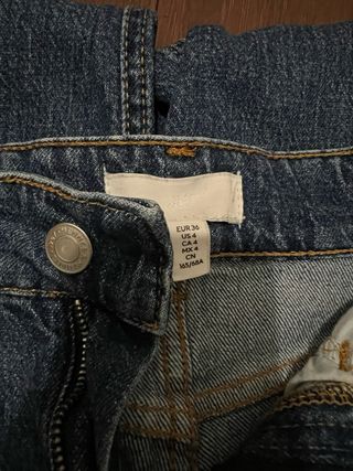 Pantalón vaquero ancho H&M azul marino. 
t