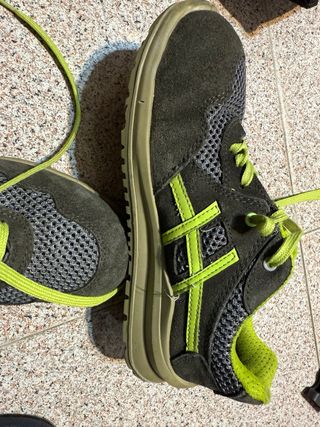 Zapatos de seguridad U Power grises y verdes talla