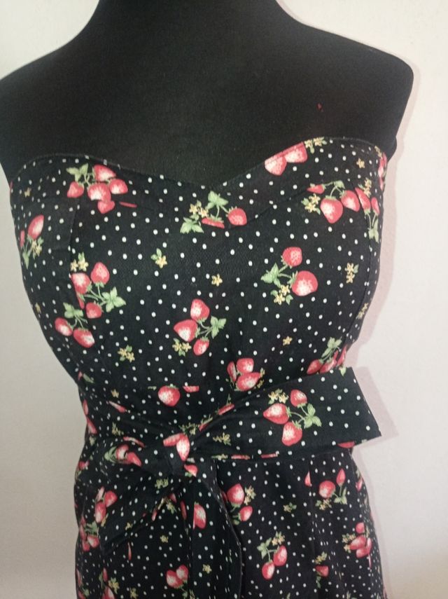 Vestido palabra de honor Pin Up fresas