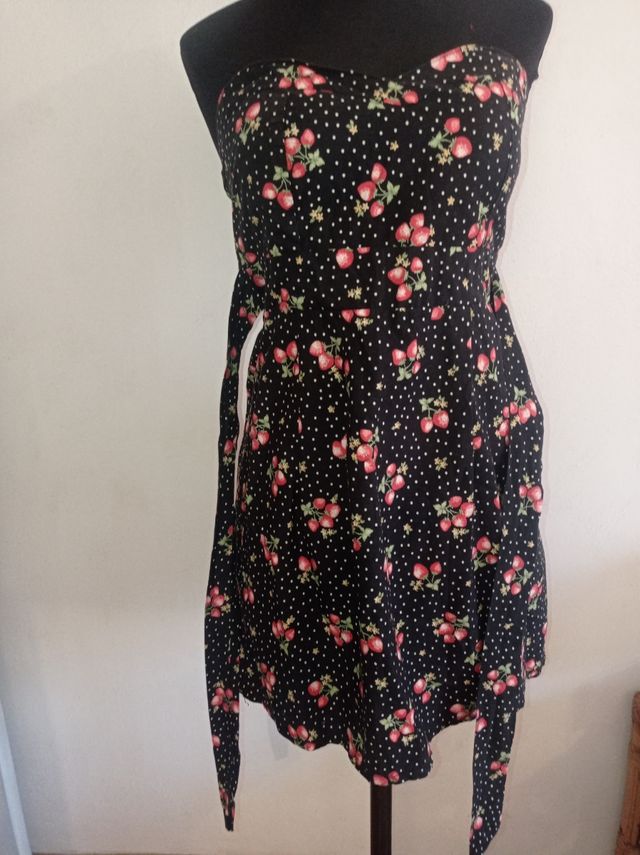 Vestido palabra de honor Pin Up fresas