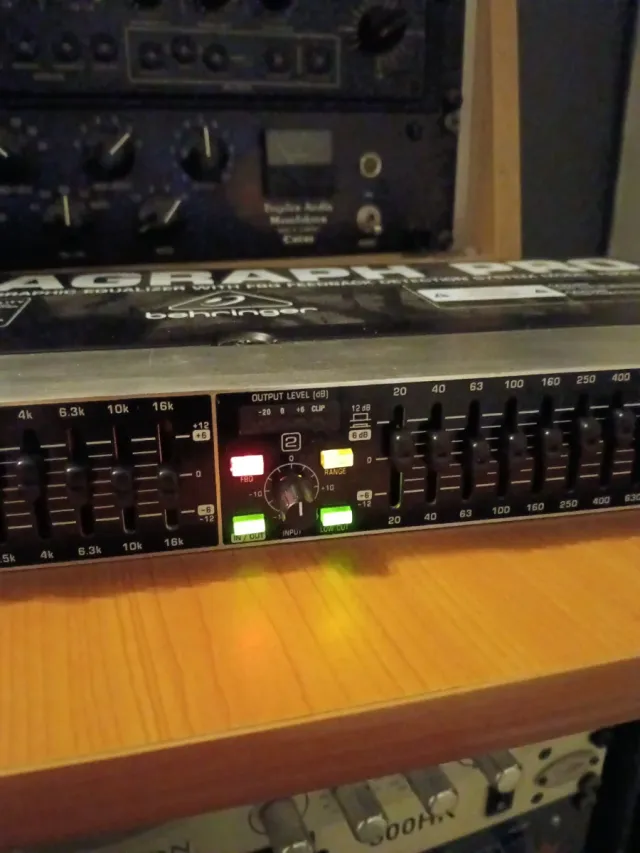 Behringer Ultragraph Pro EQ 15 bandas