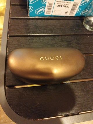 Funda gafas Gucci y tela limpiadora