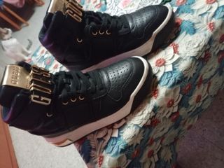 Botines Guess Negros y Dorados