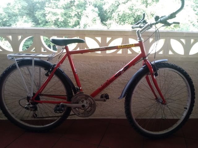 Bicicleta de Montaña Roja BH "Flash"