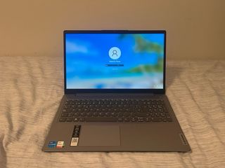 Lenovo IdeaPad Slim 3 (2022) i5 11ª Gen 8GB RAM