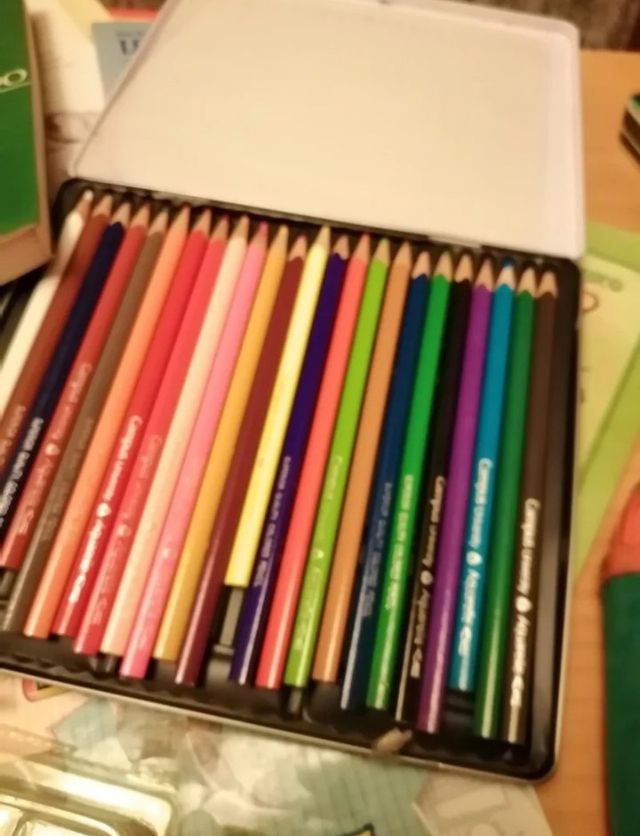 Estuche y caja de pinturas