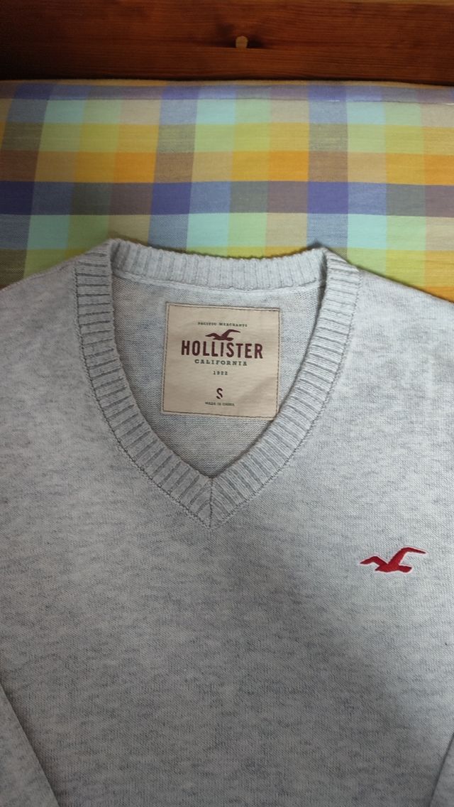Jersey Hollister chico punto gris T-S