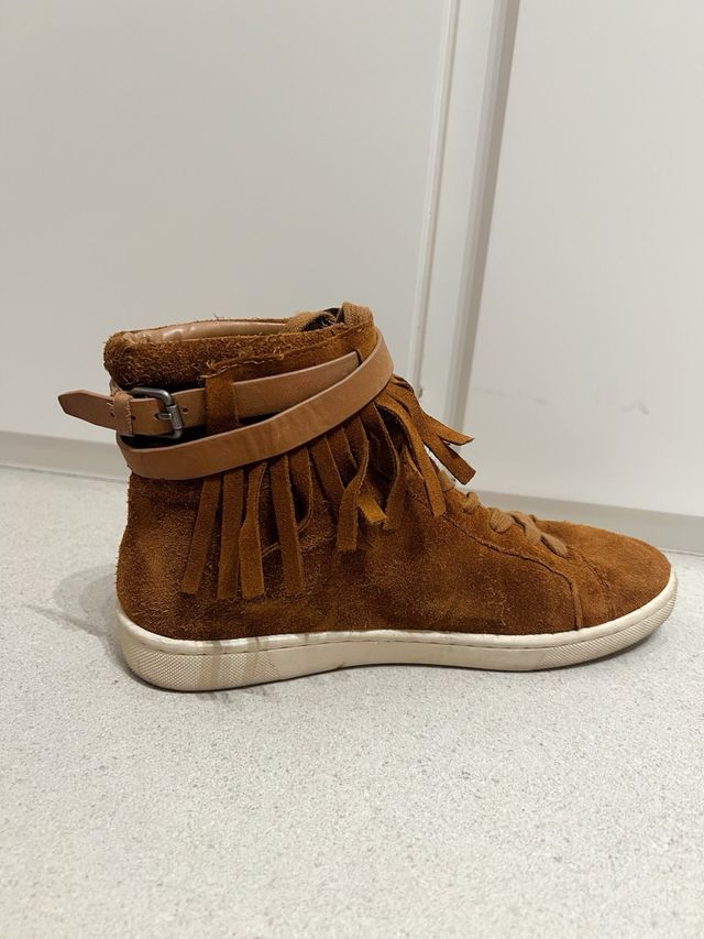 Botín piel cordones