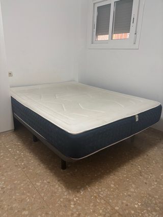 Base cama y colchón gris