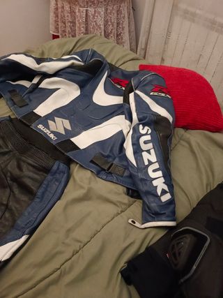 Mono Suzuki GSXR Cuero y Kevlar Azul y Negro