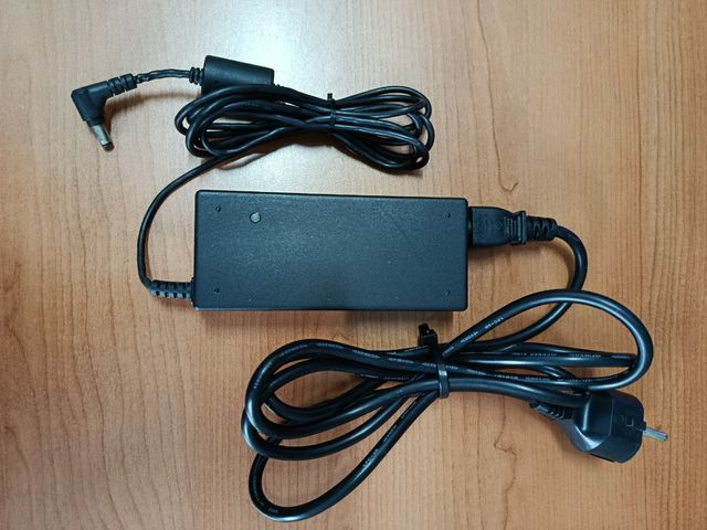 Adaptador de corriente Asus 19V