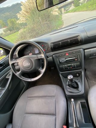Audi A4 1.9 115 caballos año 2000