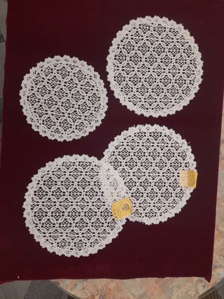 Set di 4 tappeti in tessuto bianco