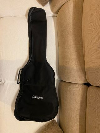 Guitarra Play On con funda Strongbag