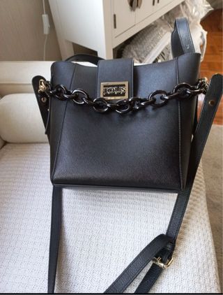 Bolso bandolera negro Tous con cadena

