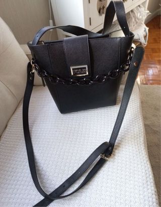 Bolso bandolera negro Tous con cadena

