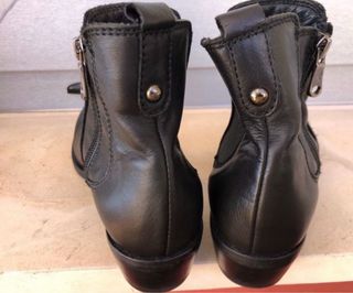 Lote 2 pares botines y deportivas 