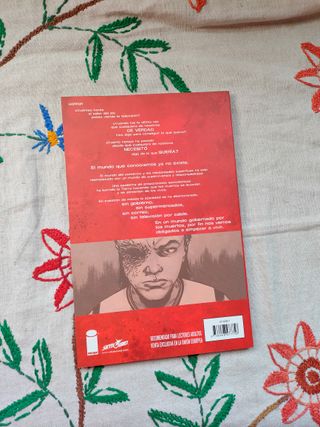 Los Muertos vivientes 23. Planeta Cómic.