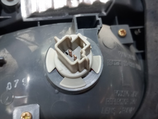 PILOTO TRASERO IZQUIERDO INTERIOR MAZDA 626 BERLI