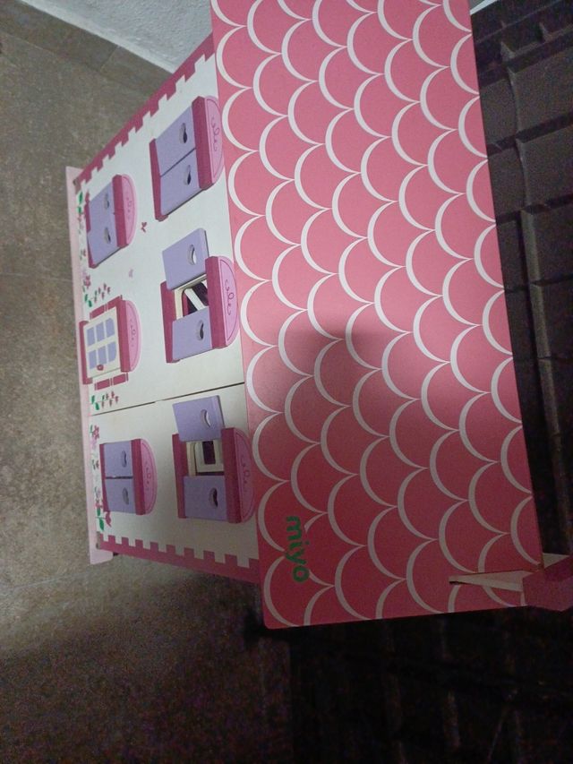 Casa de muñecas de madera Miyo