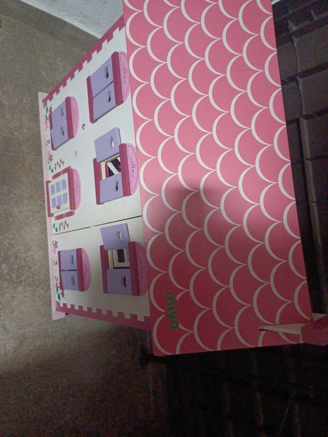 Casa de muñecas de madera Miyo