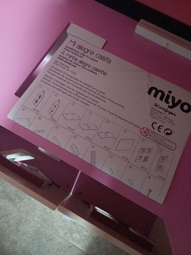 Casa de muñecas de madera Miyo