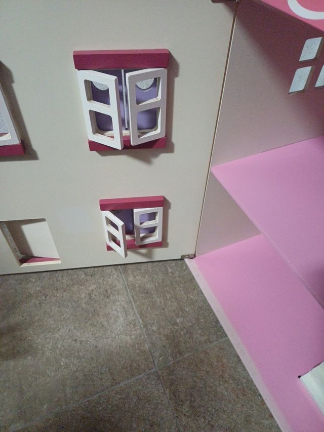 Casa de muñecas de madera Miyo