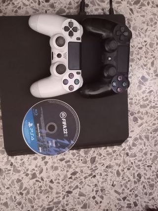 Consola PS4 + 2 Mandos + FIFA 22