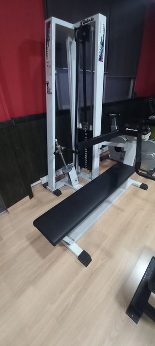 Máquina Pectoral Profesional Quindo
