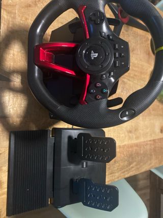 Volante HORI RWA PS4/PS5/PC + Pedales