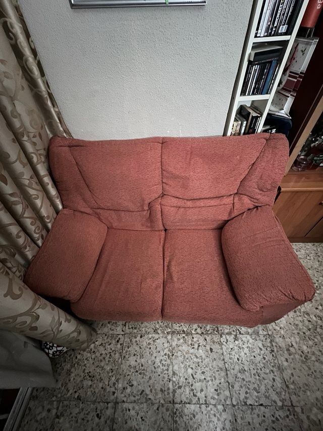 Sofá naranja/rosa sin usar
