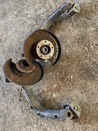 Mozzi e fusello completo BMW E46 Posteriore DX+SX