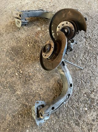 Mozzi e fusello completo BMW E46 Posteriore DX+SX