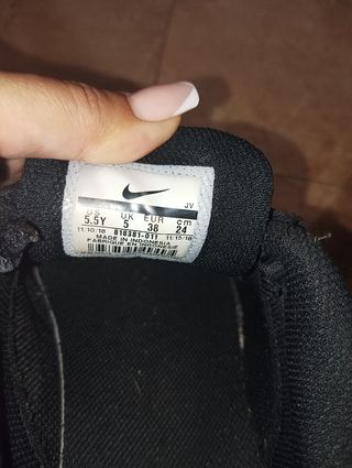 Zapatillas Nike Negras y Blancas