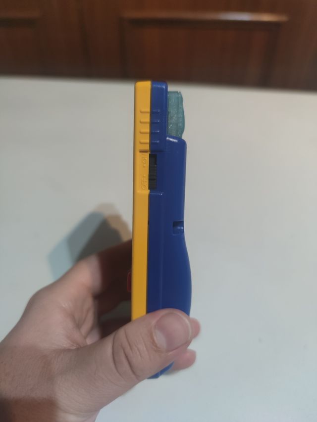 Nintendo Game Boy Color Pokémon Pikachu