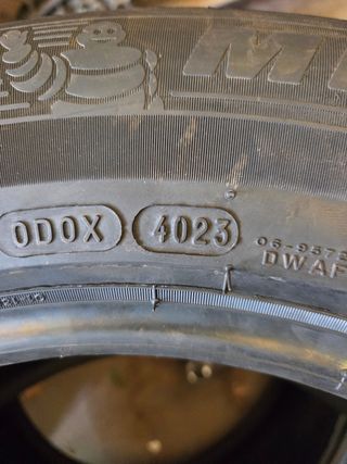 Neumáticos Michelin Primacy 4+ 215/65R16 98V 